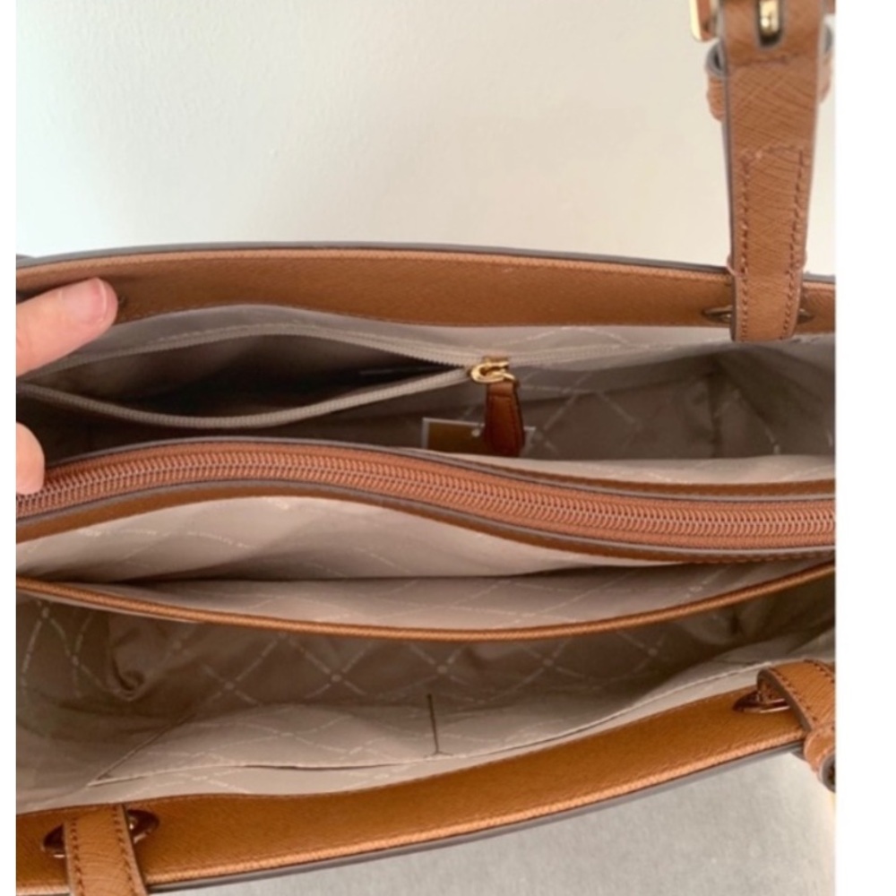Michael Kors Medium Tote Bag - Picture 3 of 8